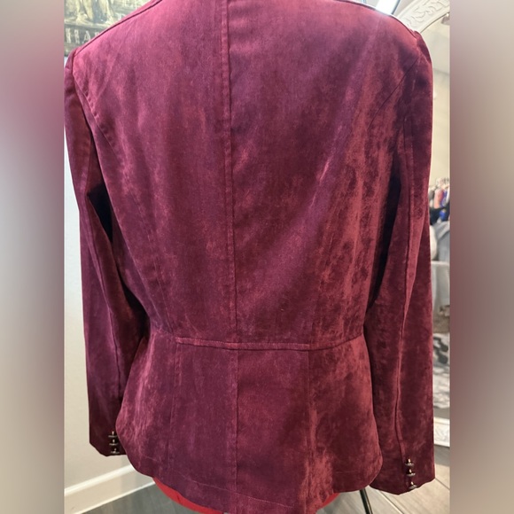 Red Burgundy established 1962 Blazer Jacket with Ruffles, clip closures size Lg - Picture 9 of 12